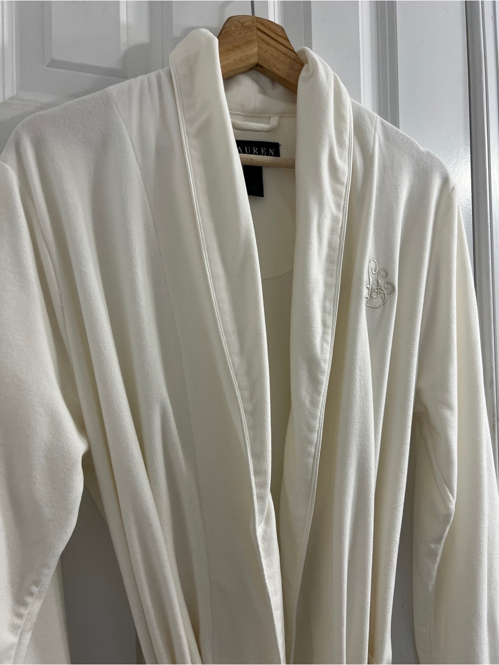 Lauren Ralph Lauren Cream Shawl-Collar Robe - Small- Classic Luxury - Picture 8 of 14